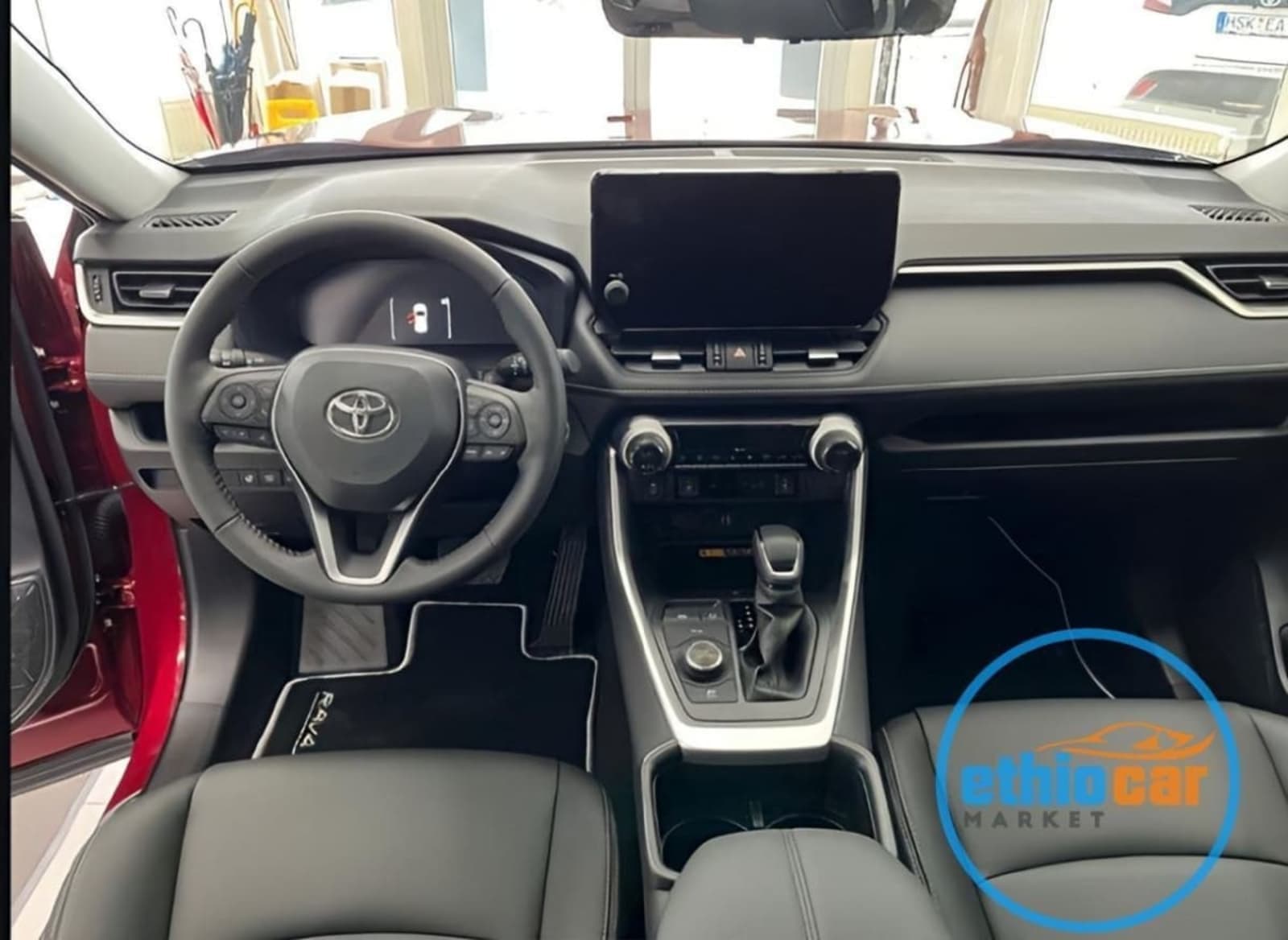 2023 Toyota RAV4 Hybrid XLE — photo 2