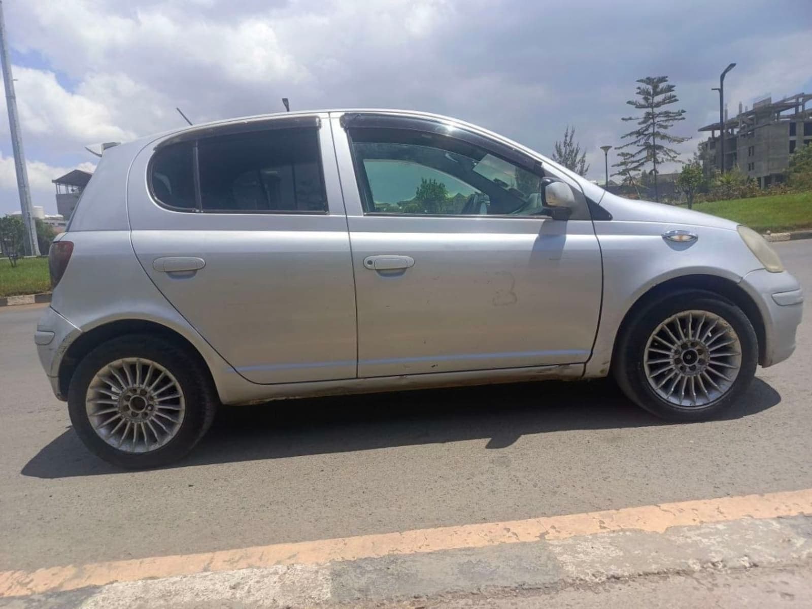 2004 Toyota Vitz