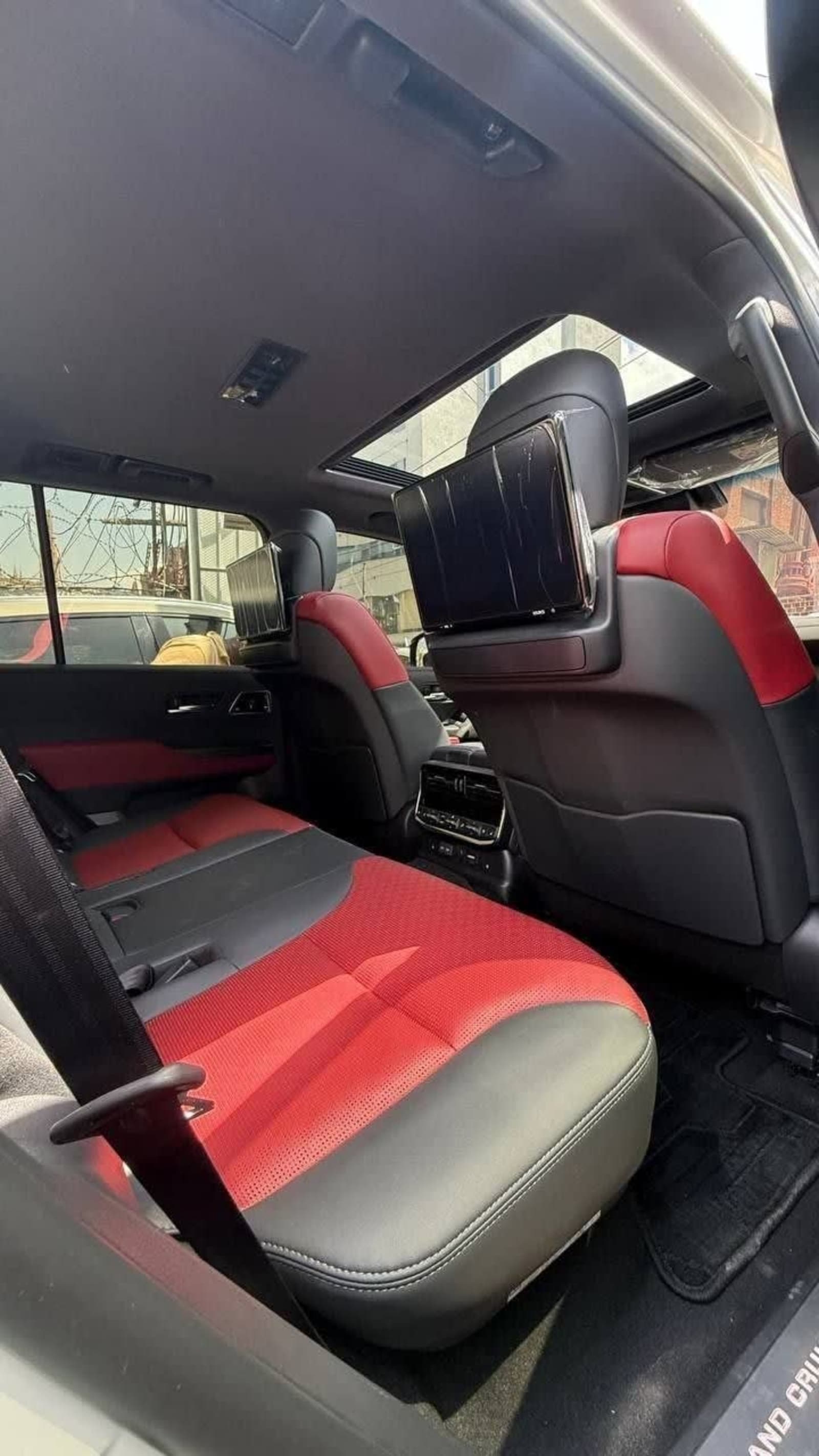2026 Toyota Land Cruiser VXR — photo 5