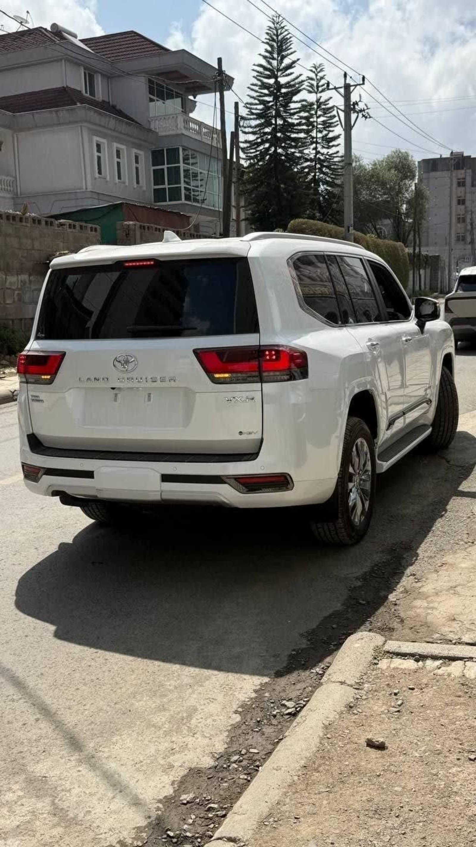 2026 Toyota Land Cruiser VXR — photo 8