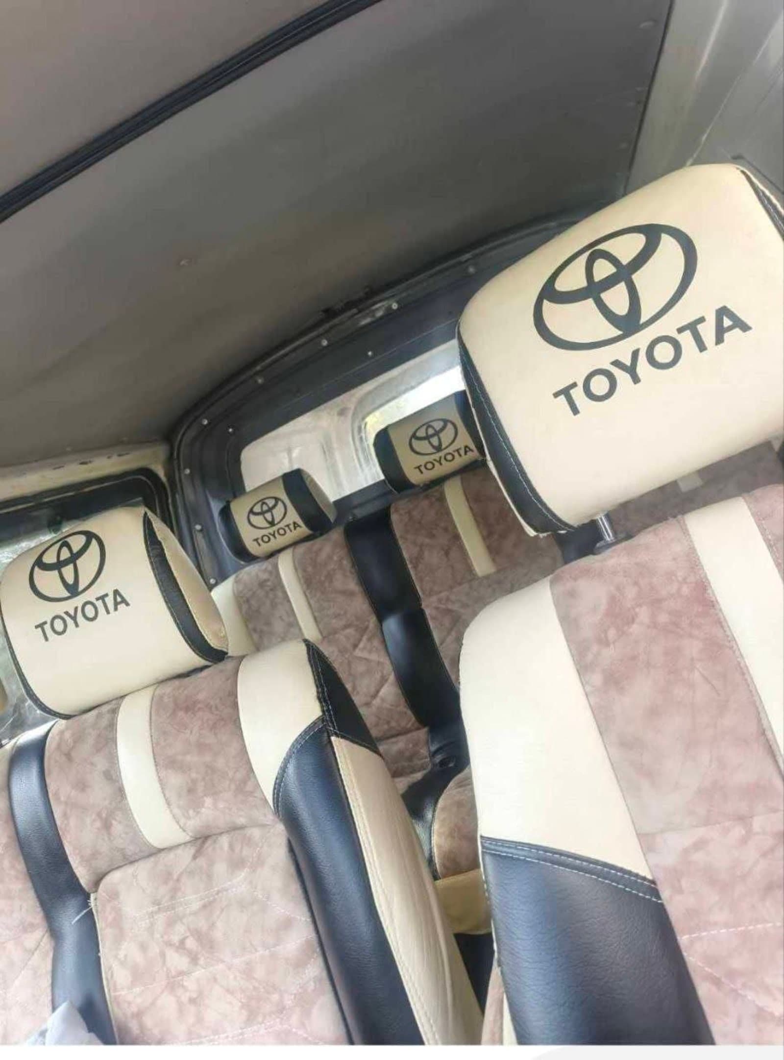 2008 Toyota Dolphin Van — photo 2