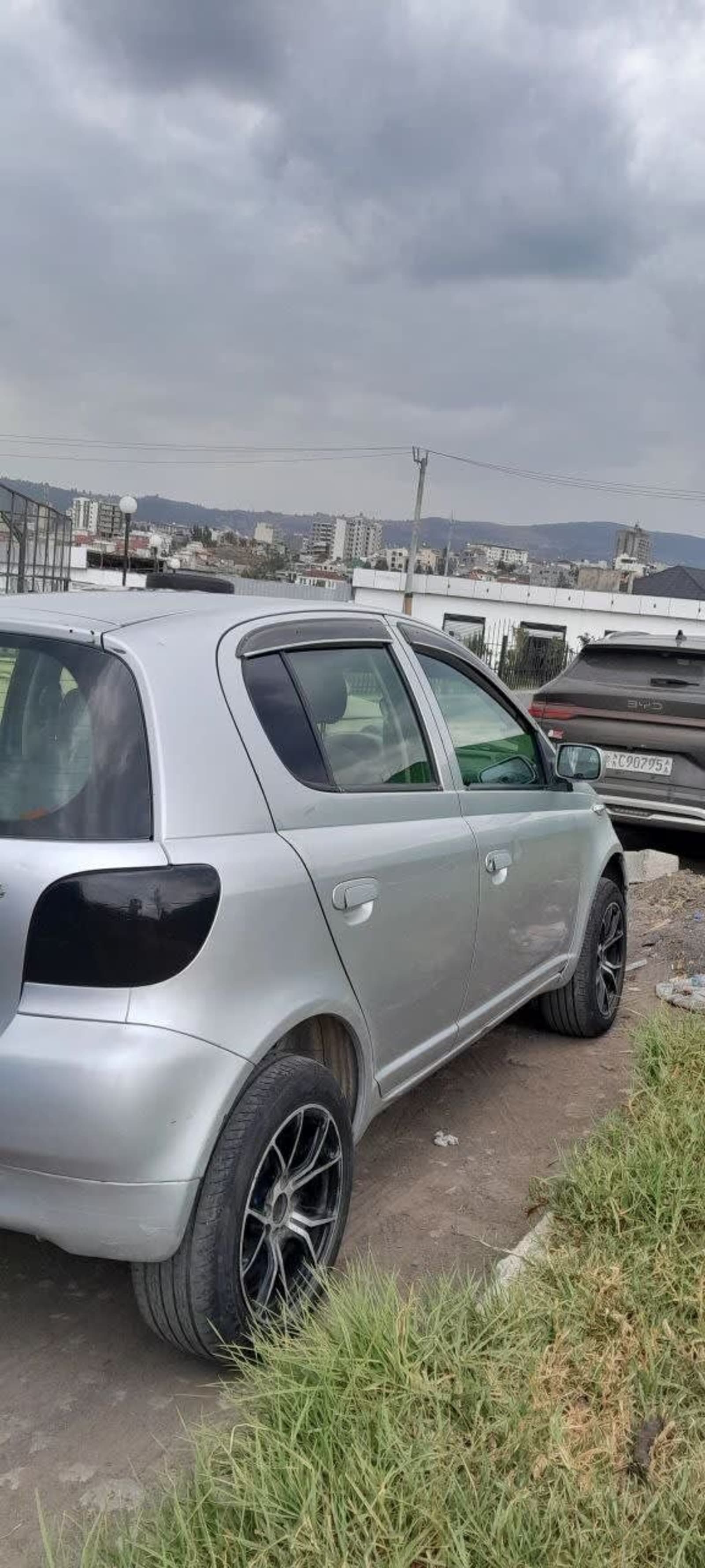 2001 Toyota Vitz — photo 3