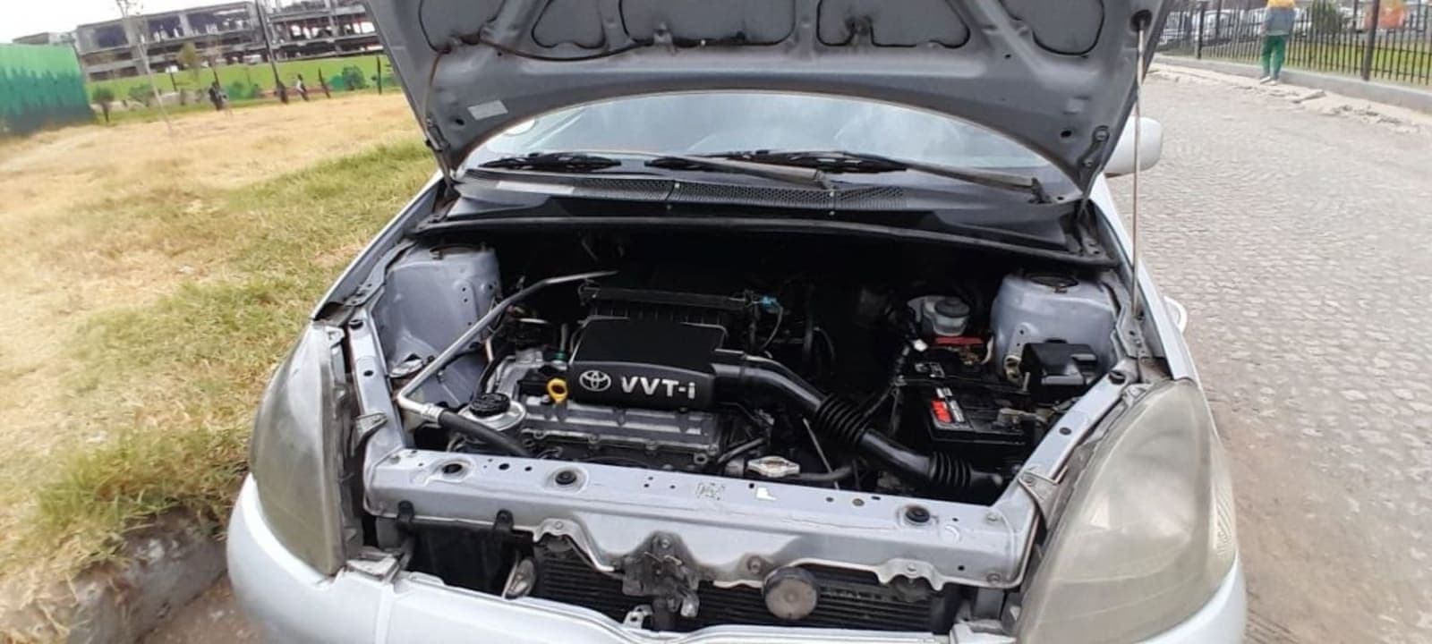2001 Toyota Vitz — photo 4