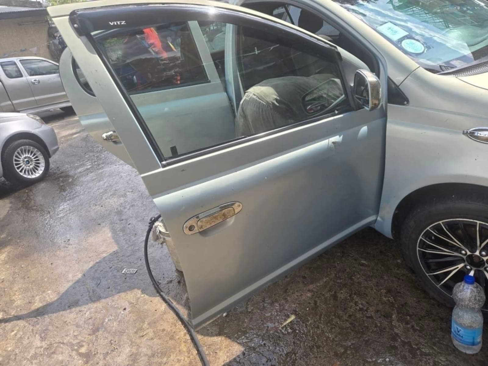 2004 Toyota vitz — photo 3