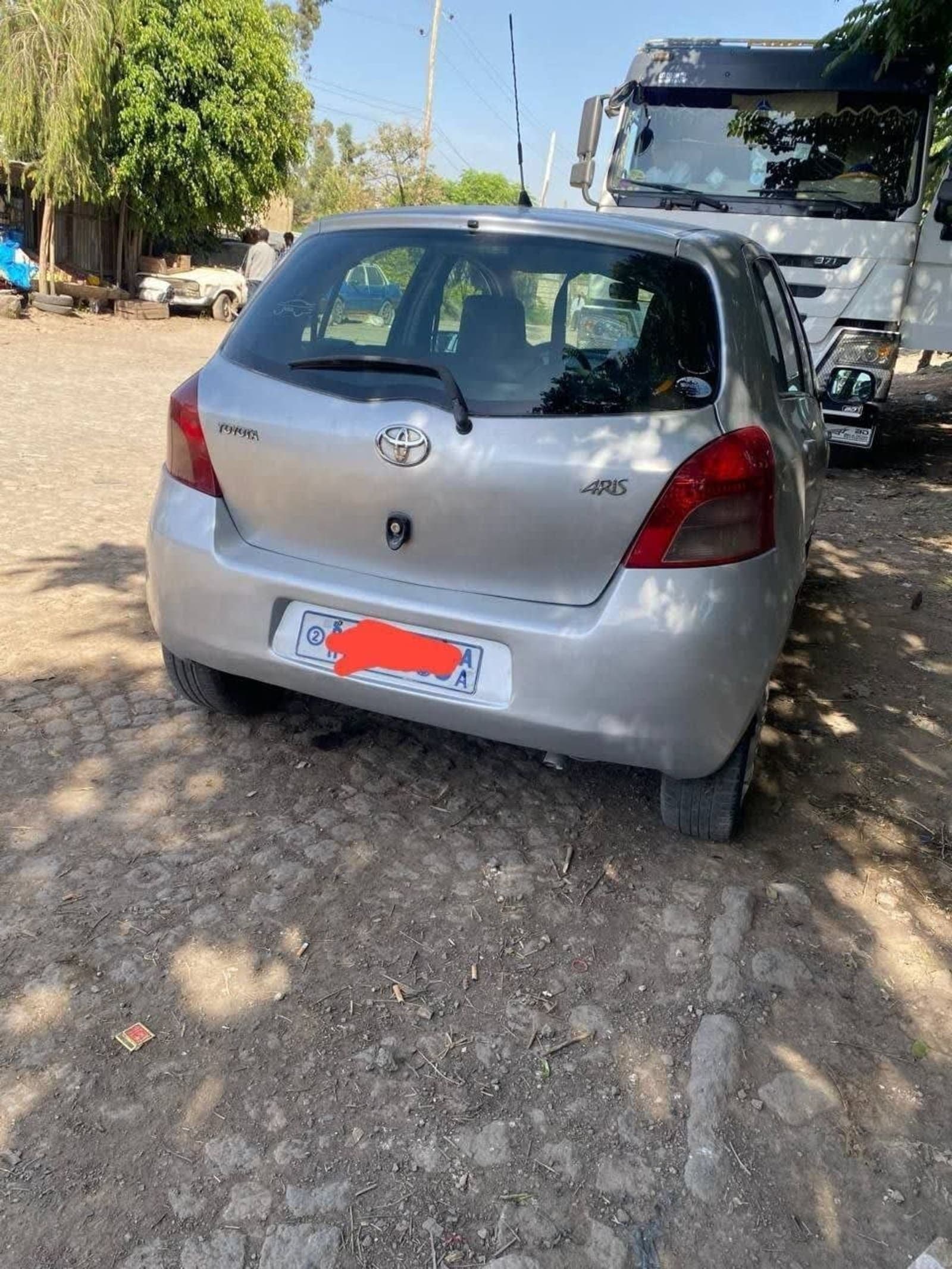 2007 Toyota Yaris Compact — photo 2