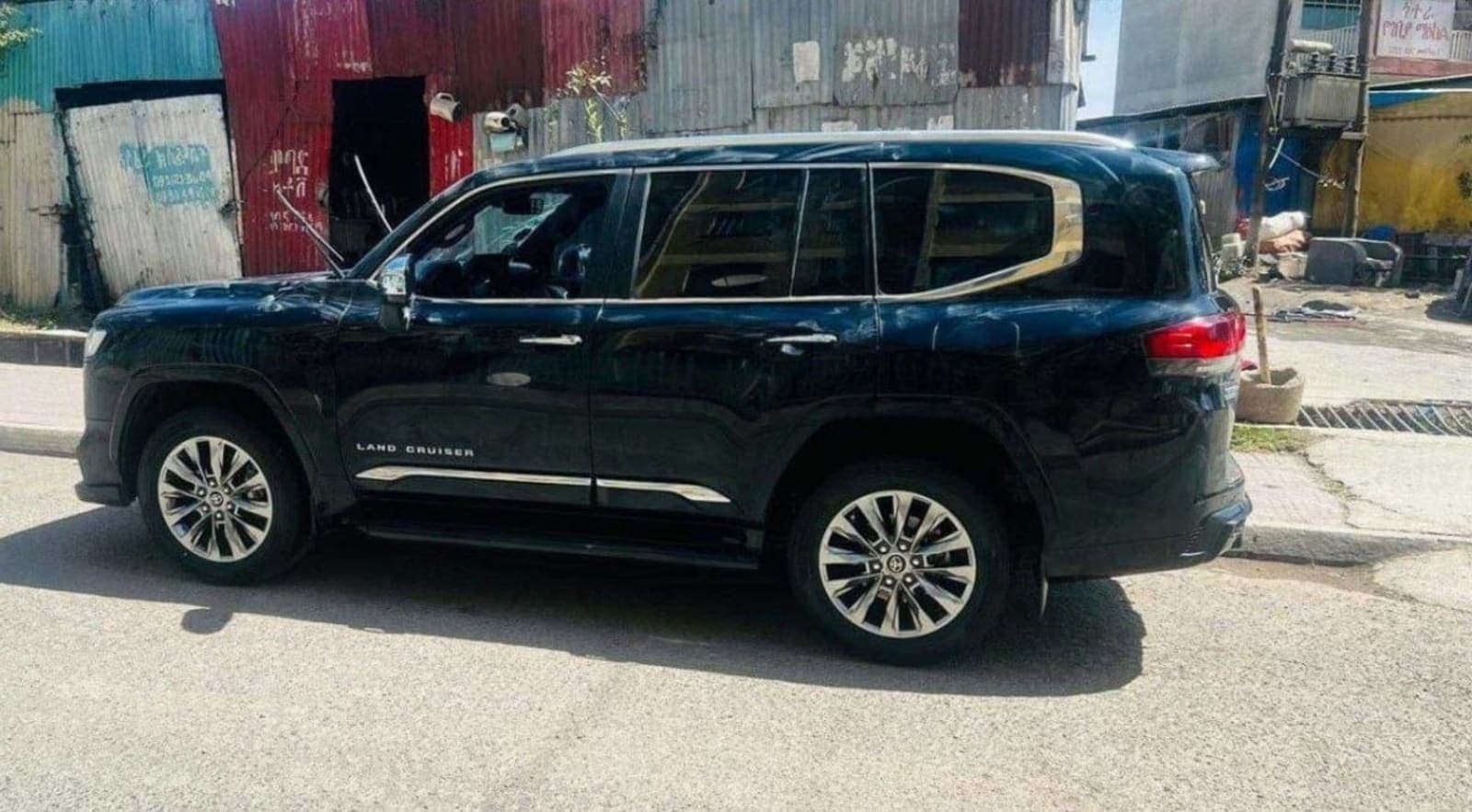 2023 Toyota Land Cruiser 300 VX.R